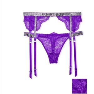 VERY SEXY
Shine Strap Lace Garter Belt & Thong